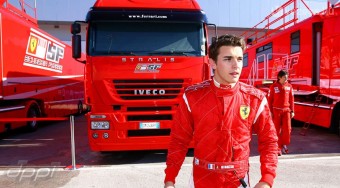 F1: Ifjoncokat tesztelt a Ferrari