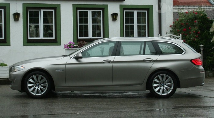 6,4 centivel hosszabb elődjénél az új Touring, tengelytávja 8,2 centit nőtt