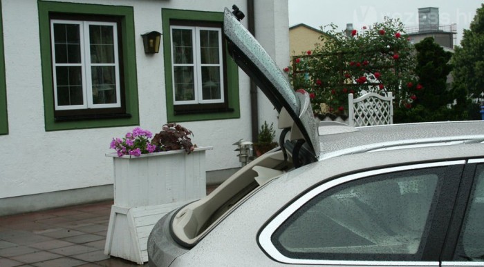 Tradíció a külön is nyitható hátsó ablak