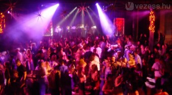 Diszkós alkoholszonda autóbaleset ellen