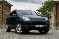 Jobban kéne a dízel Porsche mint a benzines? Persze csak akkor, ha a Cayenne és a Cayenne Diesel közül kellene kiválasztanom a leginkább kedvemre valót. Kipróbáltuk a modellcsalád legolcsóbb tagjait.