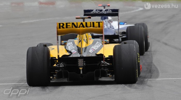 Jönnek az előzést segítő hátsó szárnyak