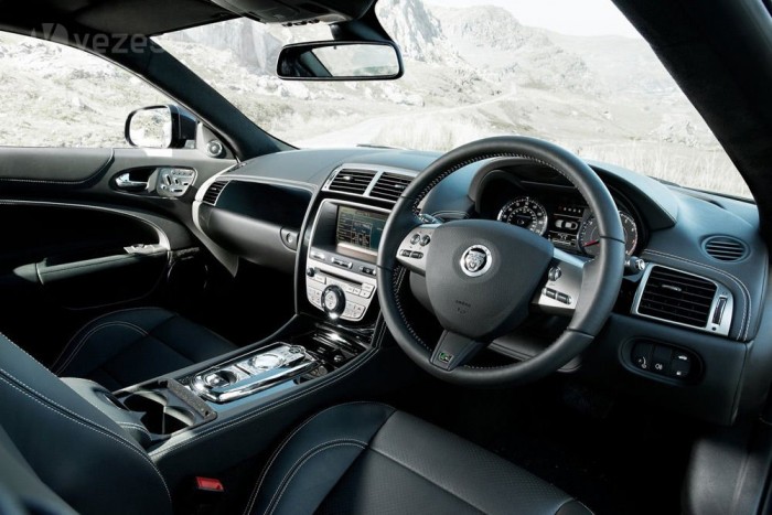 Egyedi színkombinációval 