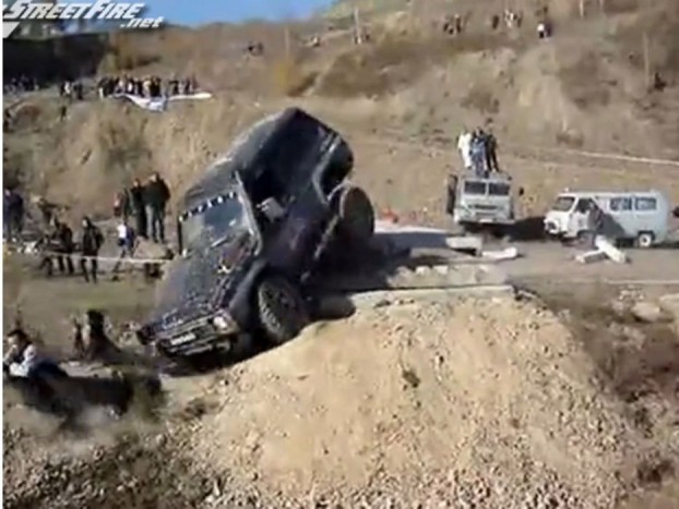 Operatőrt gázolt a terepjáró