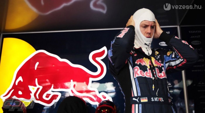 Button a biztonsági autónak köszönheti 6 | Vezess Button a biztonsági autónak köszönheti 6