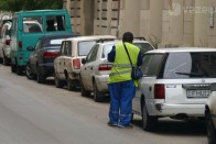 Zsaroló parkolóőrök rendőrkézen 39