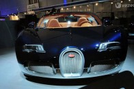 Béreljen ön is Bugatti Veyron-t! 17