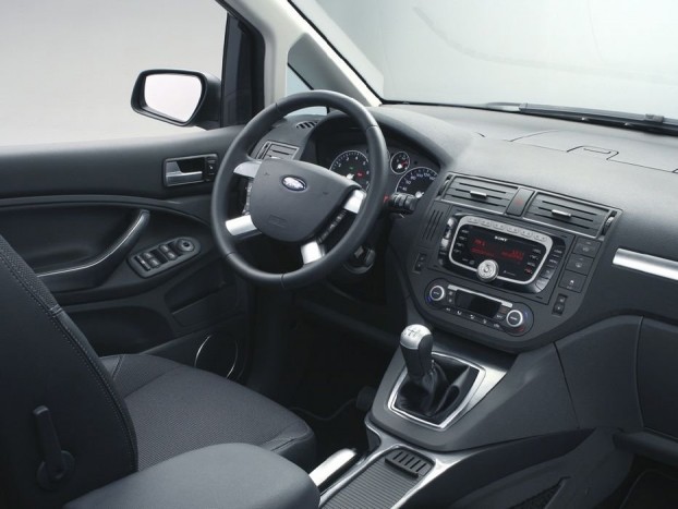 2DIN-es, multifunkciós, olcsó fejegységet nehéz találni