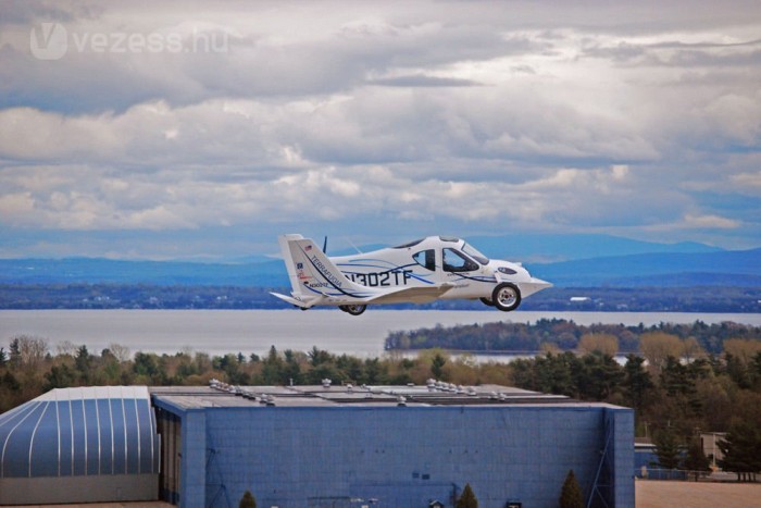 Engedélyt kapott a repülő autó 6