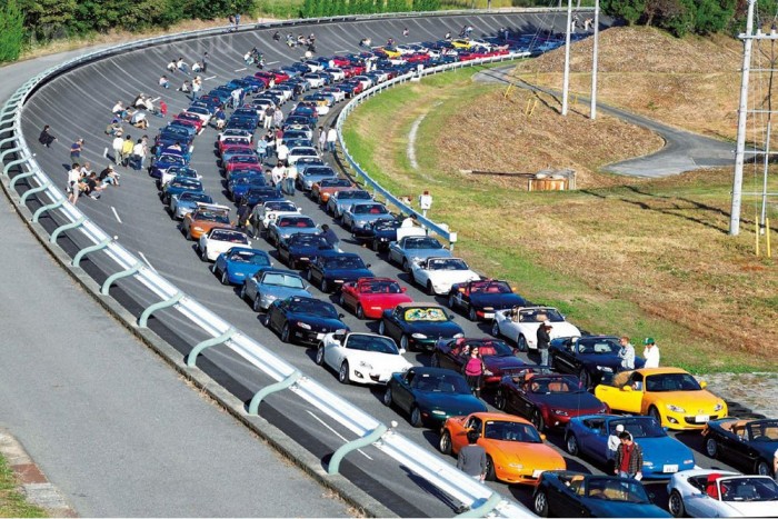 Rekordra tör a Mazda MX-5 3