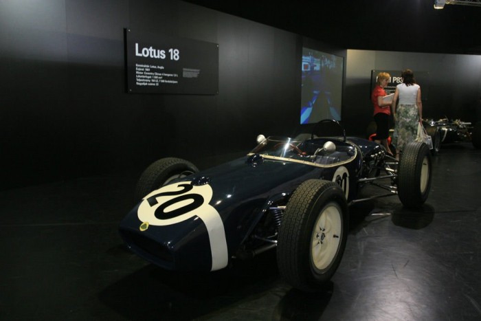 F1: Mogyoród helyett Budapesten 3 A Lotus 18 1961-es. Konstruktőre szerint az a jó versenyautó, amely a célba beérve szétesik, nem kell fölösleges tartalékkal dagasztani