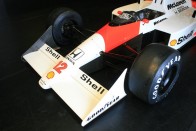 Kora legfejlettebb versenyautója volt a McLaren MP 4/4