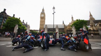 Red Bull-kerékcsere London szívében