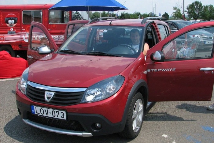 Vezess lájv a budaörsi Auchannál 8 | Vezess Megtapogatni, megszagolni - főleg ez utóbbi után lesz érdekes a kérdés: tényleg megéri az árát?