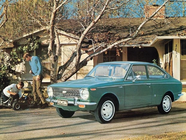 A Corolla kisautóként indult