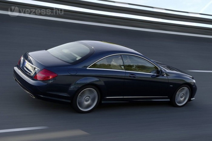 Megújult a Mercedes luxuskupéja 25 Megújult a Mercedes luxuskupéja 25