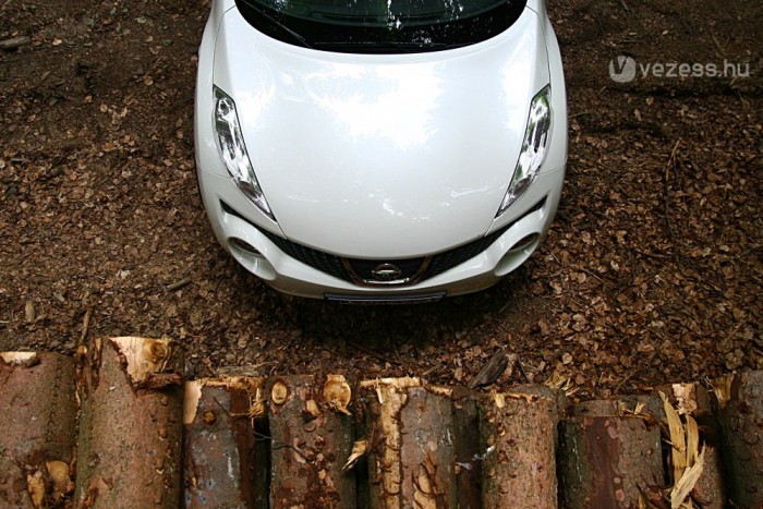 Papíron 7,6 litert fogyaszt a CVT váltós, négykerekes kivitel