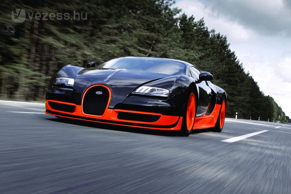 Bugatti Veyron Super Sport. A jelenlegi csúcs. Halandónak elérhetetlen, ezért éljük be egy pályán csapatós videóval.