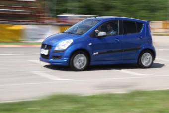 Autóversenyzőnek készül a Csillag születik sztárja