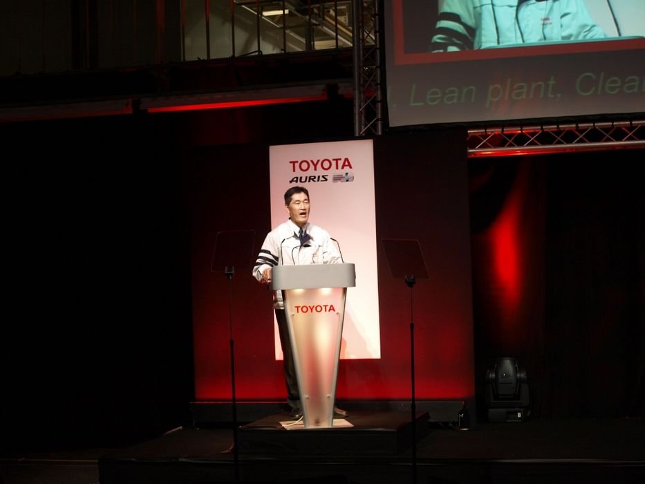 Katsunori Kojima, a Toyota Motor Manufacturing UK vezérigazgatója katonásan beszélt