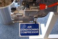Ez itt a légkondicionáló kompresszora
