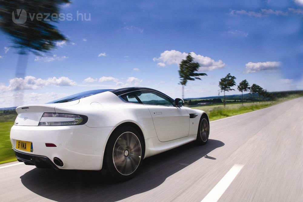 Versenyre született Aston Martin 1