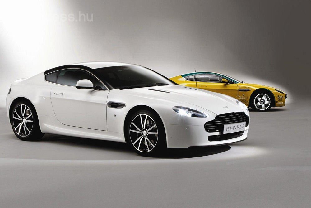 Versenyre született Aston Martin 12