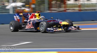 F1: A kipufogógázzal trükközik a Red Bull