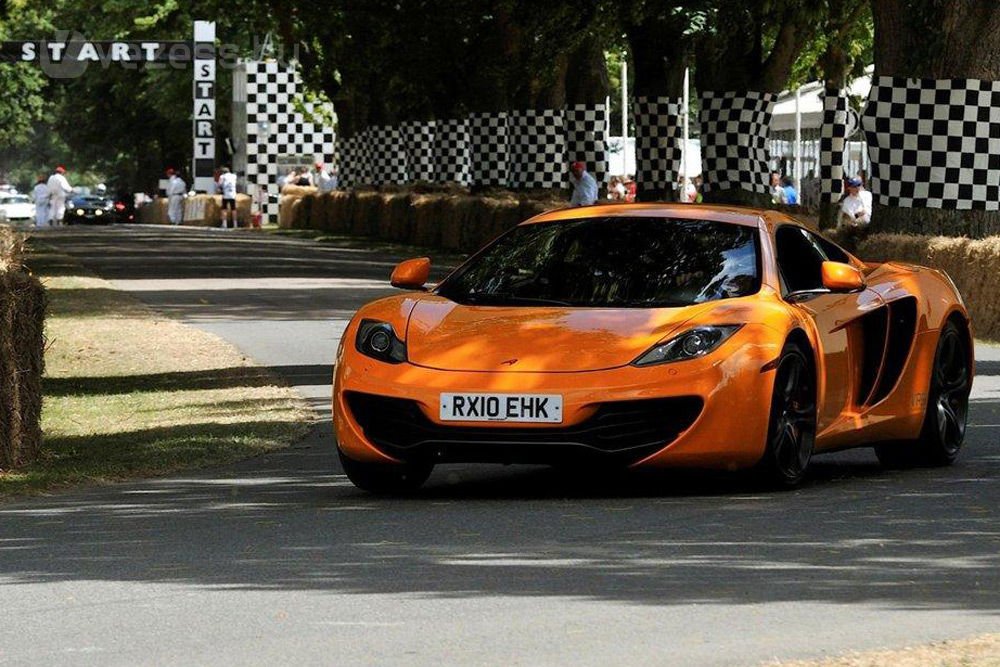 F1-sztárok a McLaren utcai autójában – videó 4