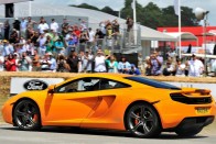 F1-sztárok a McLaren utcai autójában – videó 14