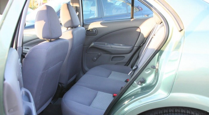 Hátul jóval tágasabb az Almera a 147-nél