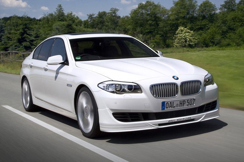 Új BMW Ötös 500 lóerővel 5 307 km/órás tempóra képes