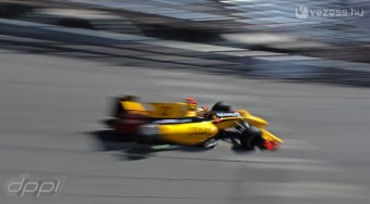 Kubica örülne Räikkönennek