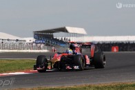 F1: Vettel az élen Silverstone-ban 35