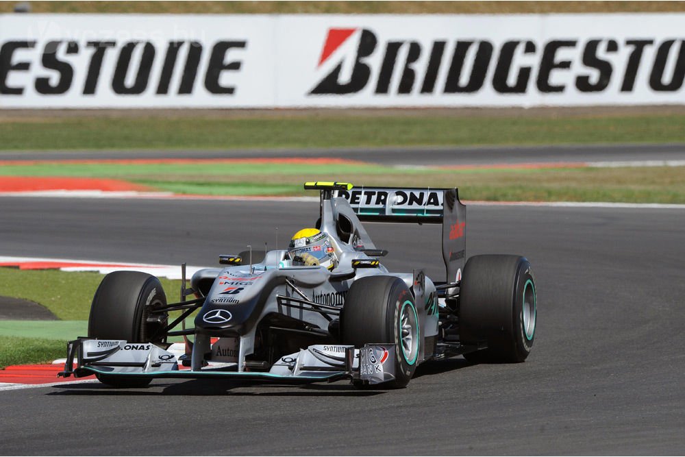 F1: Webber kiborult 13