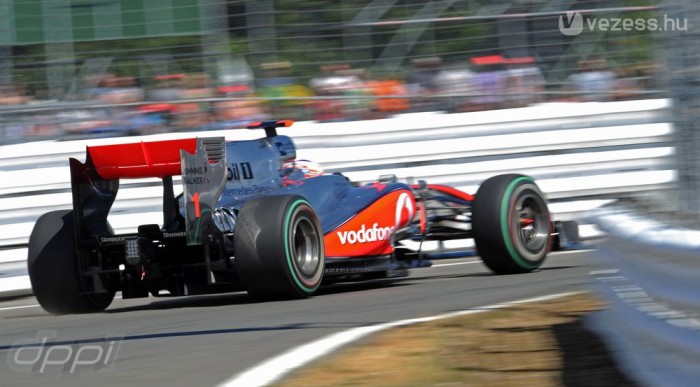 Vezethetetlen volt Button McLarenje