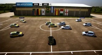 Autókkal a  focipályára!