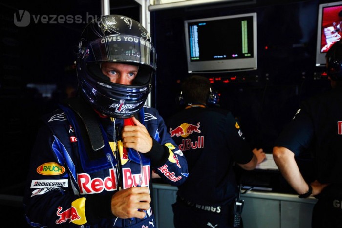 Vettel nem törődik Webberrel 97 Vettel nem törődik Webberrel 97