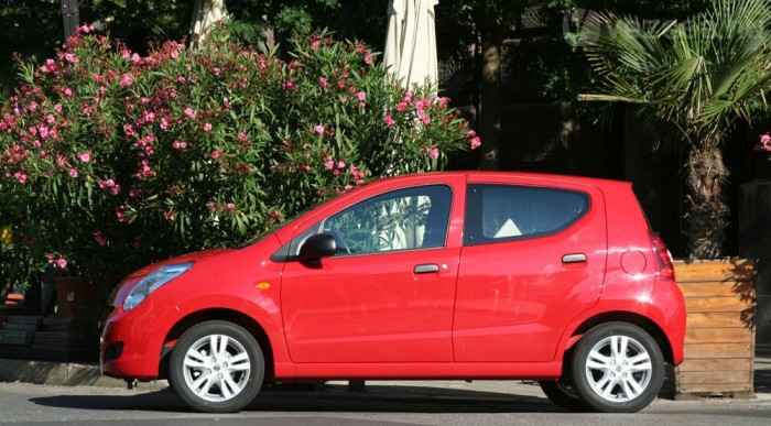 Autópályán hangos az Alto, de ülése és rugózása kényelmes