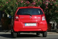 Hátulról mintha volna benne egy adag Renault Twingo