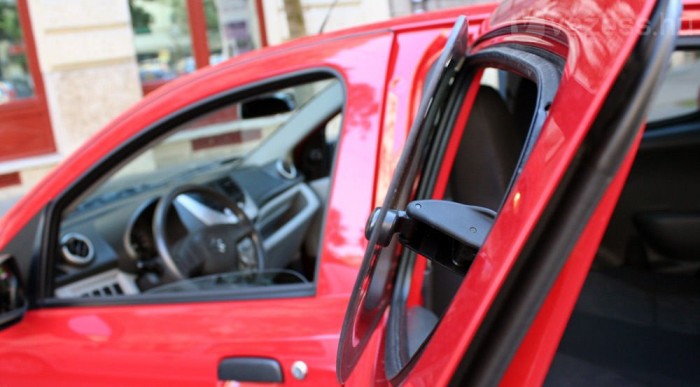 Olcsóbb és kevesebb helyet igényel a kibillenthető ablak a kurblizósnál