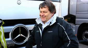 A Mercedes is megkörnyékezte Räikkönent?