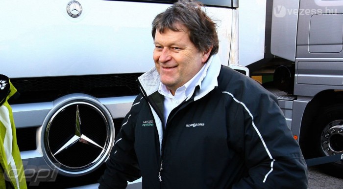 A Mercedes is megkörnyékezte Räikkönent?