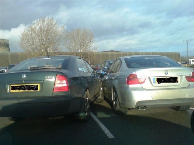 Nekikoccan, megijed, elhajt. Ez a szokásos menetrend...