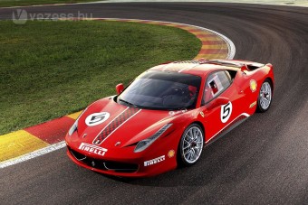 Itt az új verseny-Ferrari
