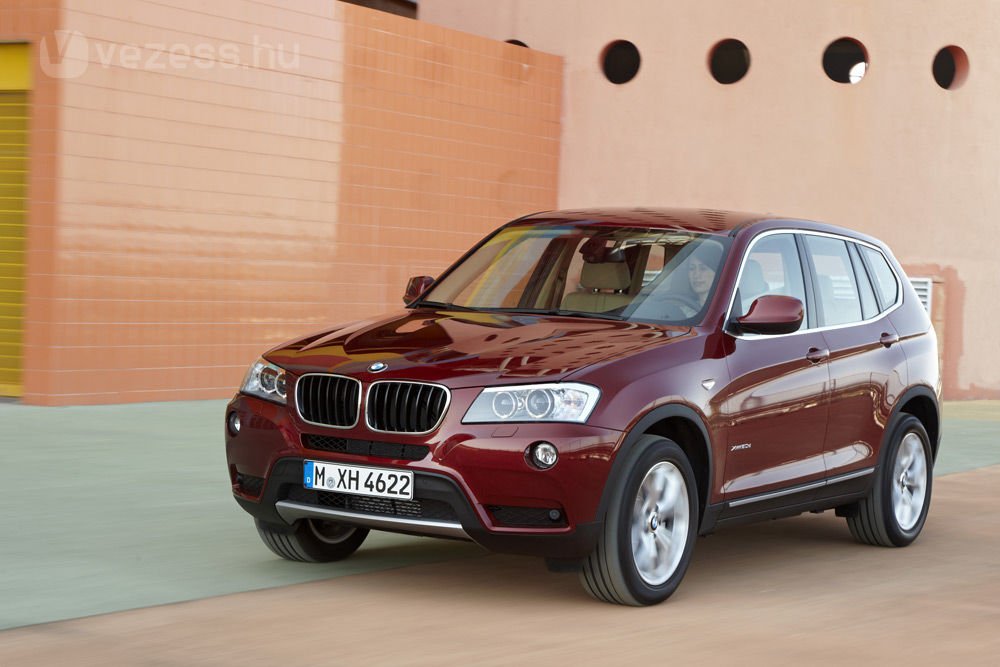 Megérkezett az új BMW X3 8