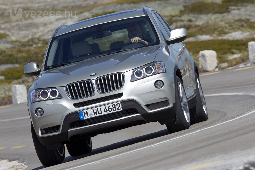 Megérkezett az új BMW X3 26