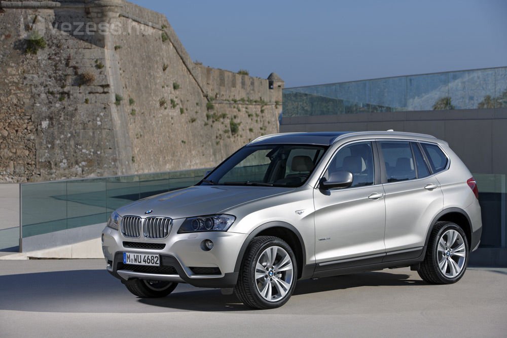 Megérkezett az új BMW X3 28