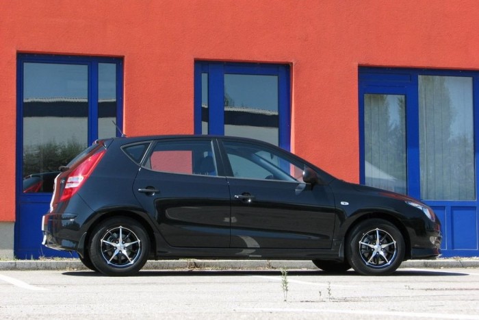 Rendes, jól megcsinált alsó-közép mindenes autó