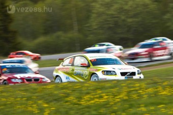 Beugrik a WTCC-be a Volvo